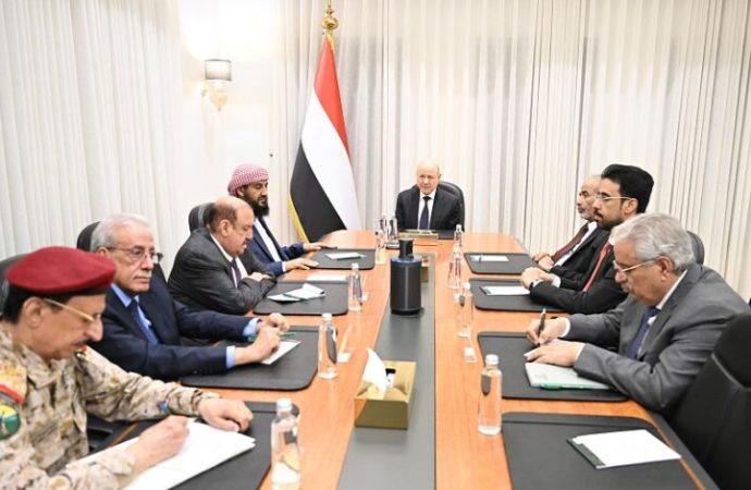 مجلس الدفاع الوطني يقر إجراءات عاجلة لتعزيز الجاهزية واستعادة مؤسسات الدولة