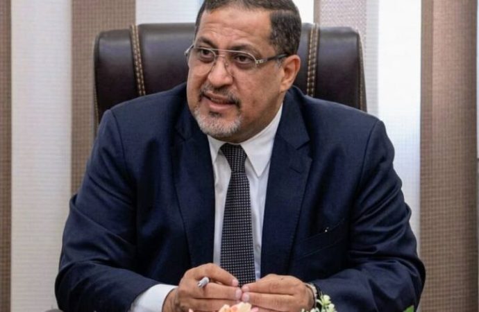 وزير العدل يندد بقصف الحوثيين للمجمع القضائي في تعز ويطالب بمحاسبة الجناة 