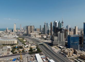 الجيش الكويتي يعلن التصدي لهجمات إيرانية بالصواريخ والمسيّرات