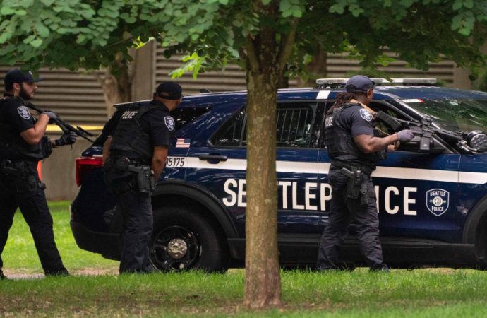 قتيلان و5 جرحى بإطلاق نار في سياتل الأميركية… وتوقيف مشتبه بهما