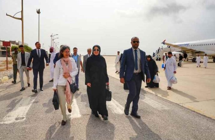 سفيرة فرنسا تصل حضرموت لبحث تعزيز التعاون ودعم البرامج التنموية والإنسانية